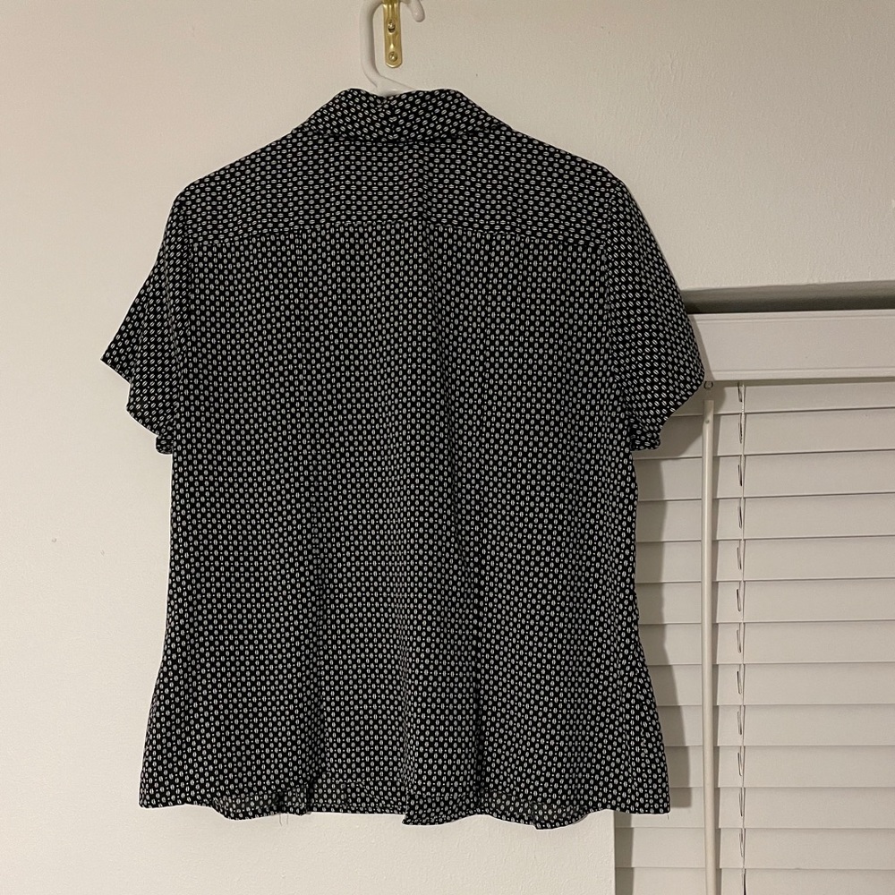 Croft & Barrow Patterned Button Up - Picture 4 of 5